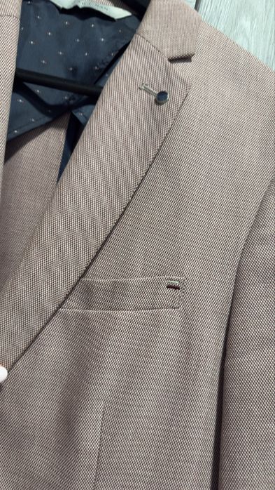 Чоловічий текстурний піджак Zara
