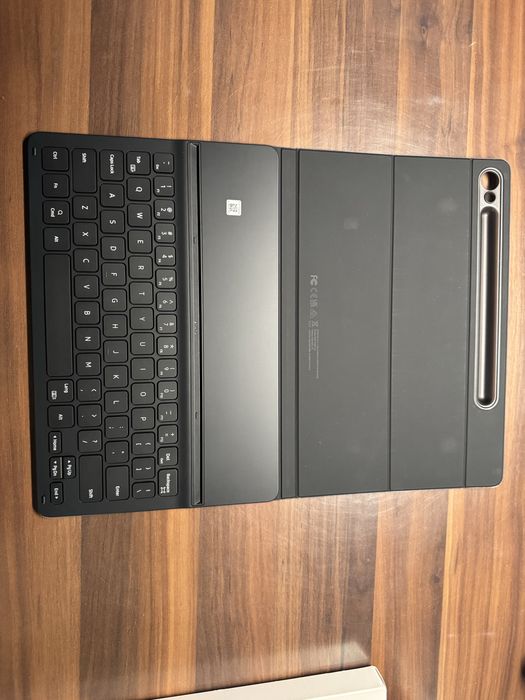 Etui z klawiaturą do tabletu Samsung Galaxy S9, S95G, S9FR, S9FE5G