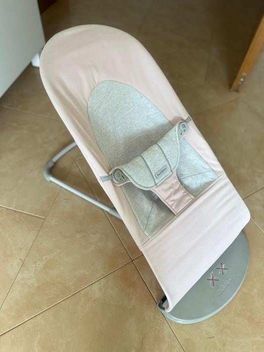 Espreguicadeira de bebé BABYBJORN rosa