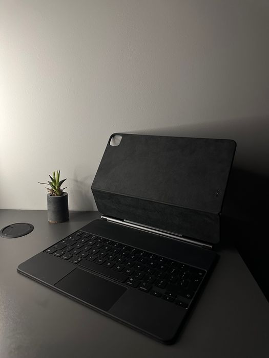 iPad Pro 12.9, 256 GB + klawiatura + Apple Pencil