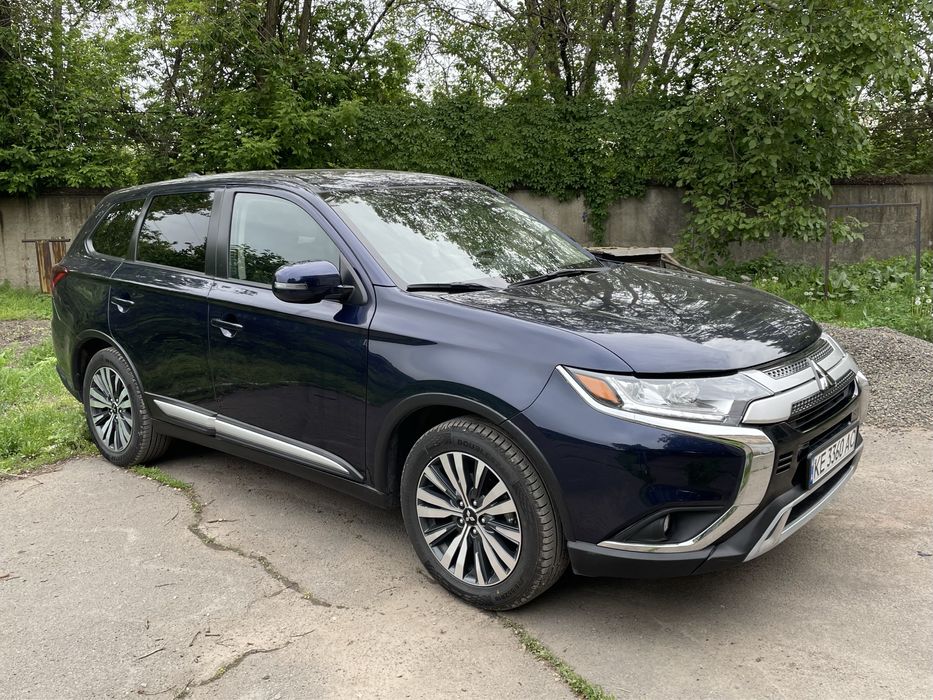 Mitsubishi Outlander 3