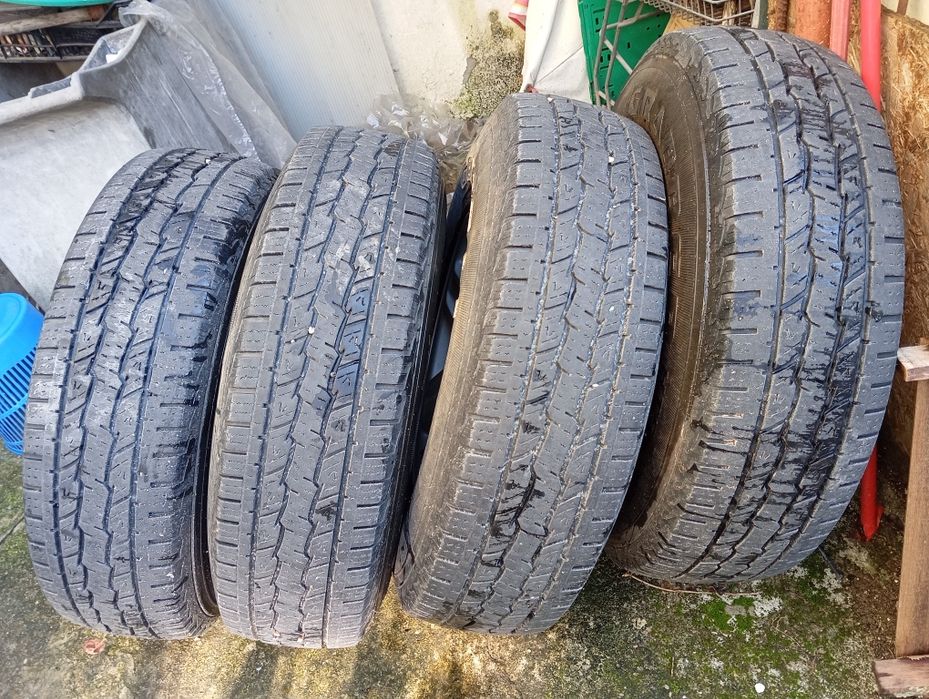 235/85R16 General Grabber HTS - 4 Pneus impecáveis