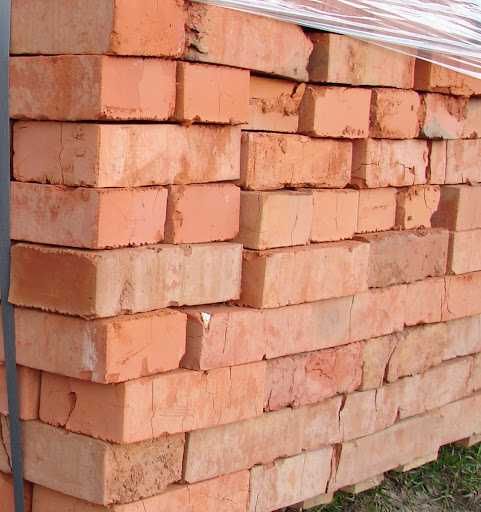 Продаю красный кирпич.Доставка