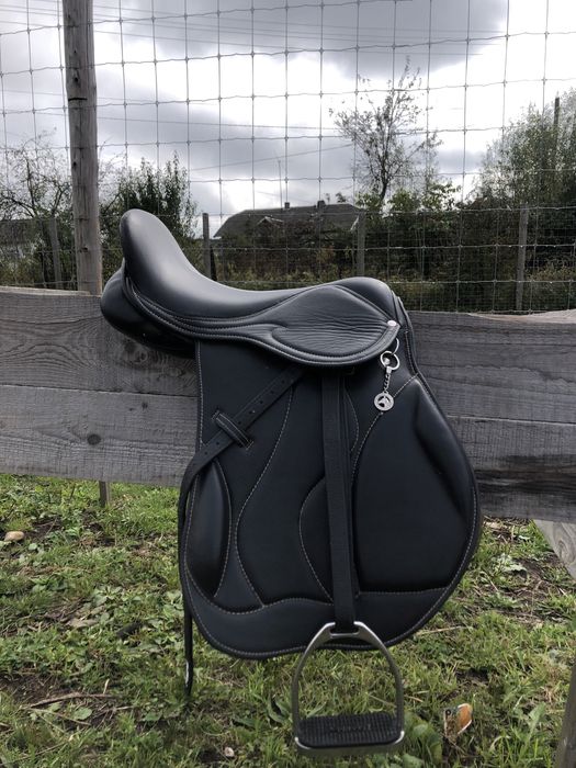 Сідло конкурно-кросове на коня, мало б/у