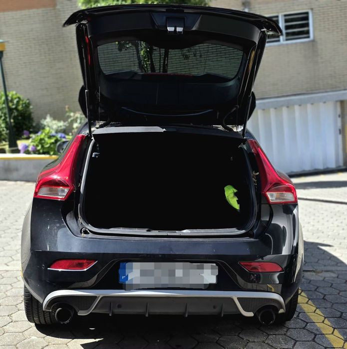 Volvo V40 Rdesign