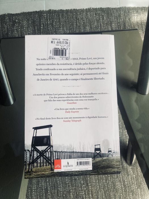 Livro best-seller internacional primo levi
