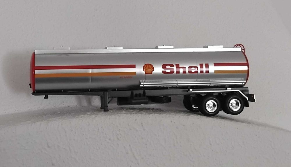 Camião Peterbilt 359 «SHELL», 1970. 25€.   Vendo miniaturas da minha coleção 1/43.