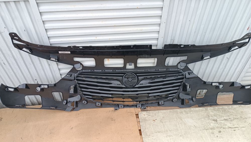 Vendo grelha de frente Opel combo ano 2018