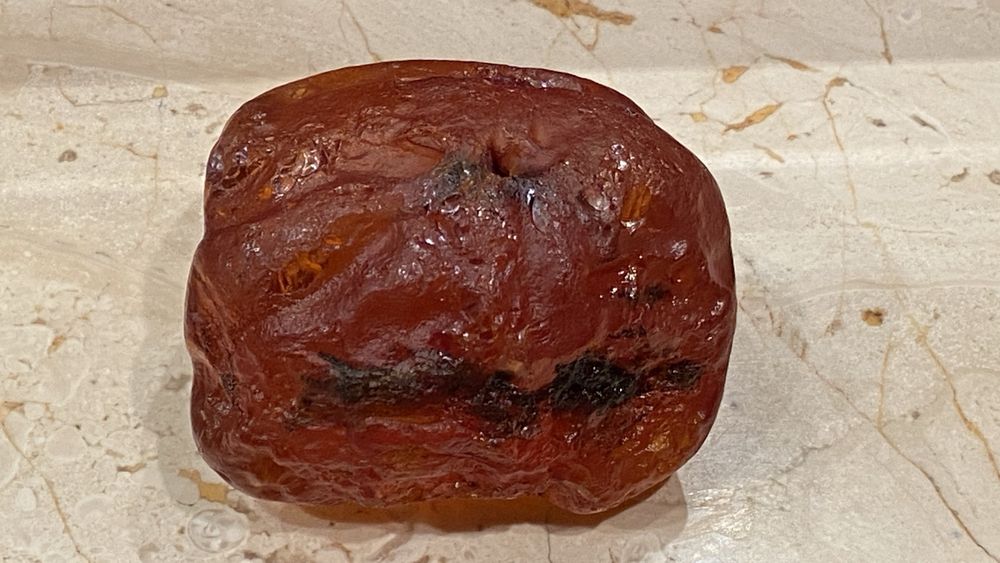 Bursztyn baltycki surowy(202g.) baltic amber