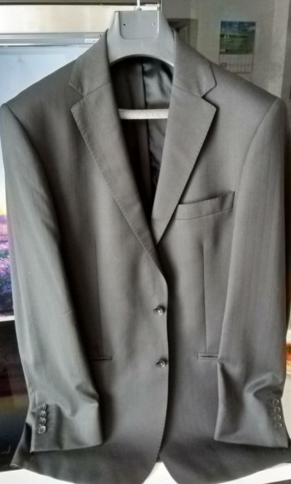 Garnitur Vistula czarny w dyskretne pionowe prążki