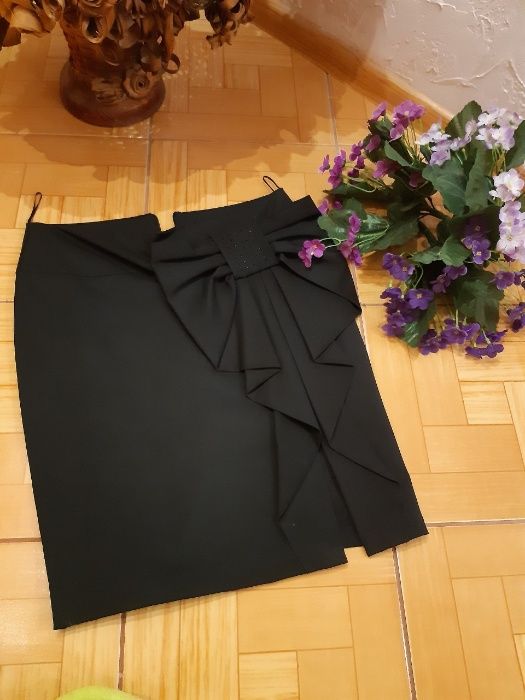 Вечірня, нарядна спідничка з красивим бантом