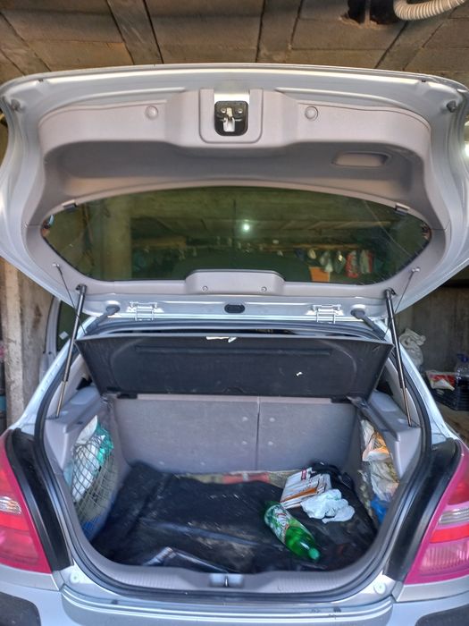 Nissan Almera 1.5 a gasolina