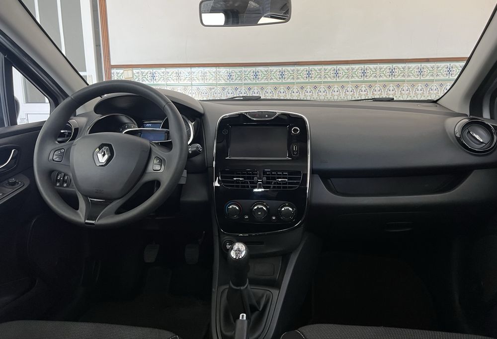 Renault Clio — fotografia 9