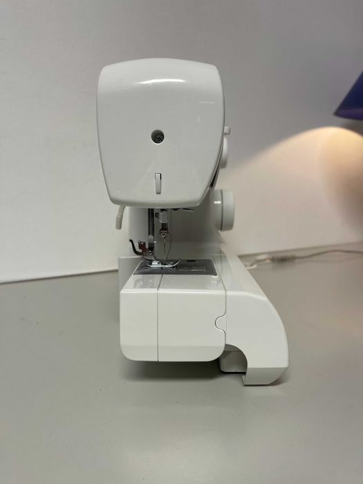 Máquina de Costura Singer Talent 3321 – Como Nova!