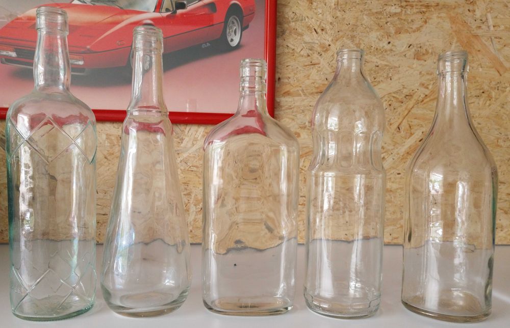 Garrafas de vidro antigas – transparentes