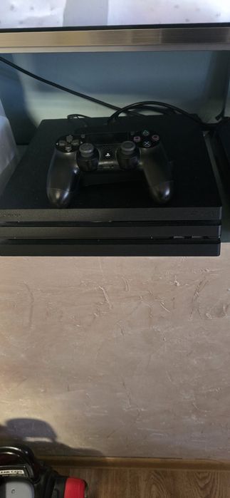 Konsola Sony PlayStation 4 1tb 1 pad gry