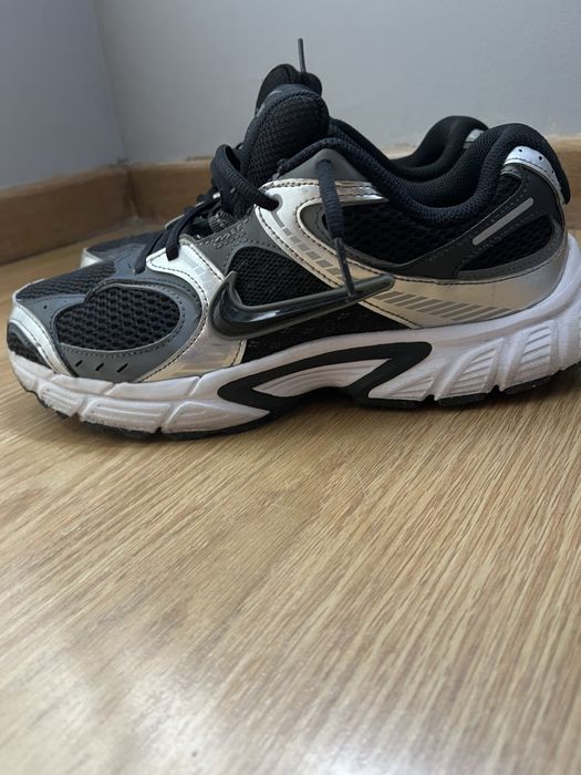 Nike V5 RNR Vintage Prata