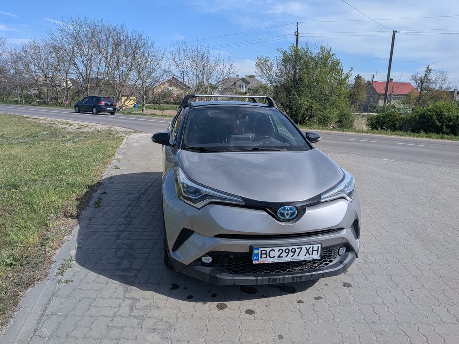 Toyota CH-R 1.8 гібрид
