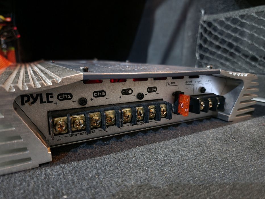 Pyle QA-4400 wzmacniacz samochodowy Car Audio USA 4 kanałowy