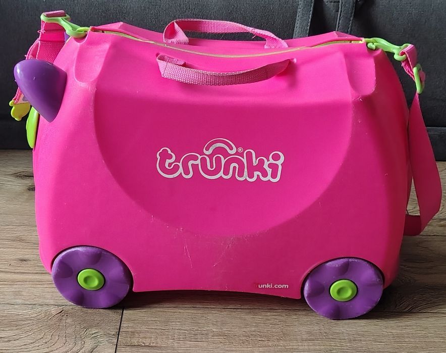 Walizka podróżna dziecięca różowa Trunki