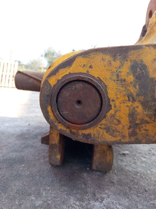 Peça lança traseira JCB 3CX