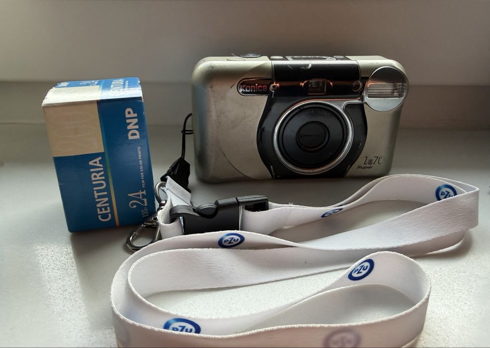 Aparat fotograficzny Konica Z-up 70 super