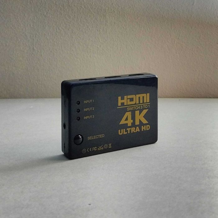 Dwie sztuki rozgałęźników hdmi - nowy i używany