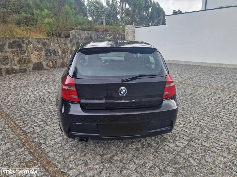Vendo BMW Série 1 Coupé bem estimado e em óptimas condições gerais.