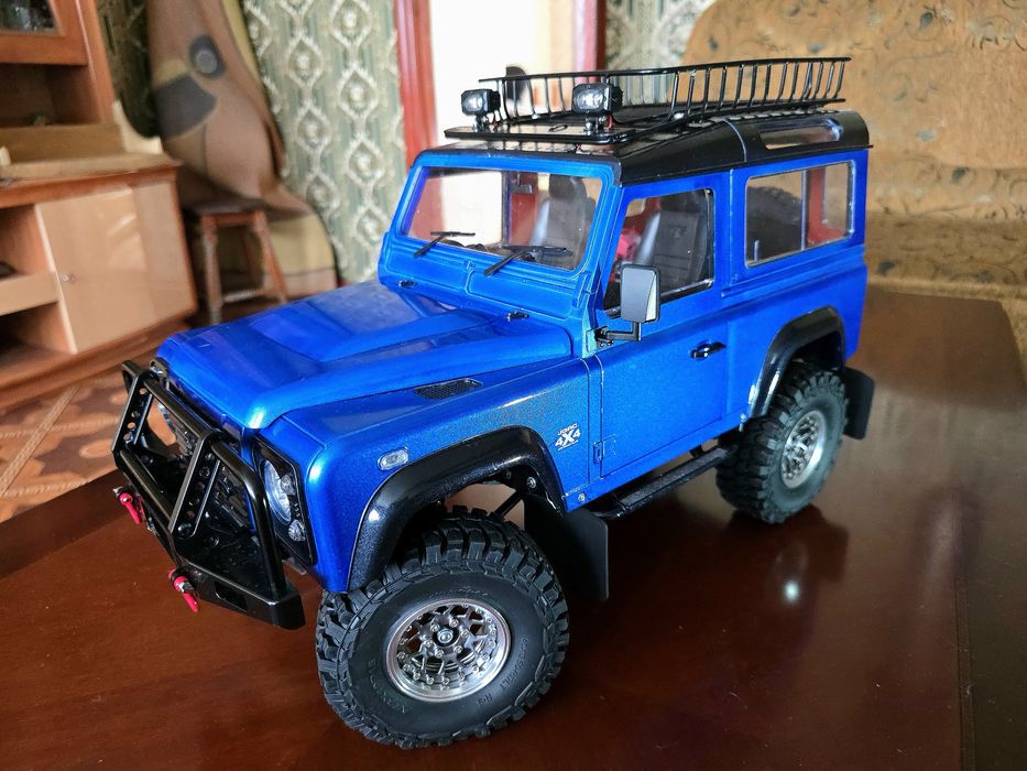 Машинка на радіокеруванні. Trophy. RC4WD 1/10 Land Rover Defender D90