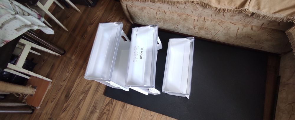 Пластиковые ящики и полки  Bosch KGN39VL21/18