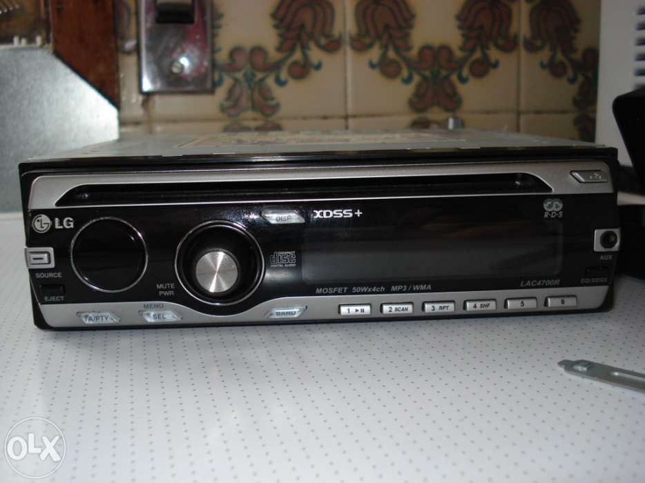 Auto- Radio usado como novo