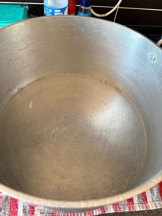 Vendo este tacho e um aspirador para desocupar