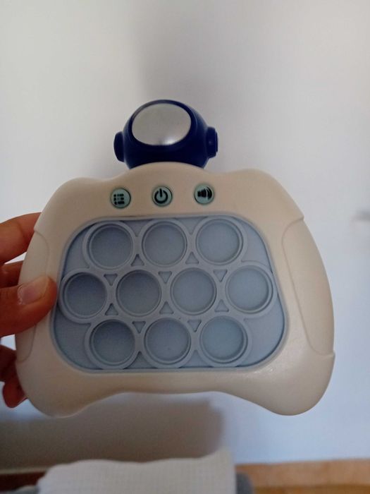 Jogo de pop em forma de austronalta