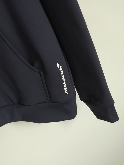 Granatowa męska bluza z kapturek, kangurka Softshell Castore Mclaren