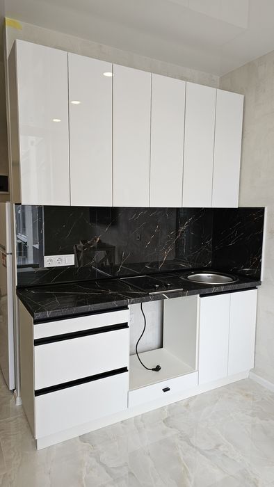 Кухня Кухні Кухни в Одесі зі складу.Фарбовані Фасади МДФ .В Одесі