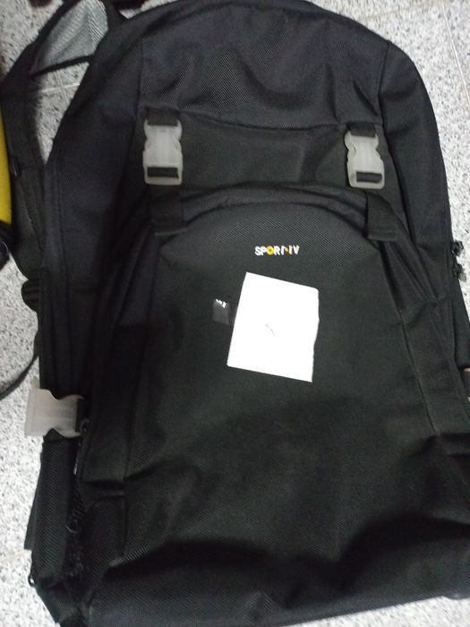 Várias mochilas tudo em bom estado