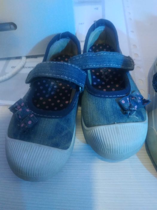 Продам детскую обувь