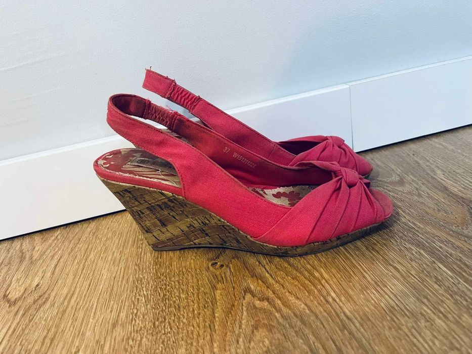 Rozowe sandalki sandaly jennifer ccc 37 piekne na koturnie