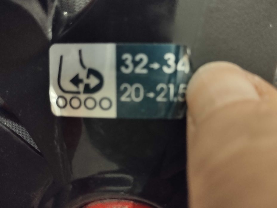 Patins em linha para criança. Marca Oxelo. Muito bem conservados!