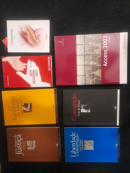 Vários livros infantis, romances,  receitas, saúde e bem estar