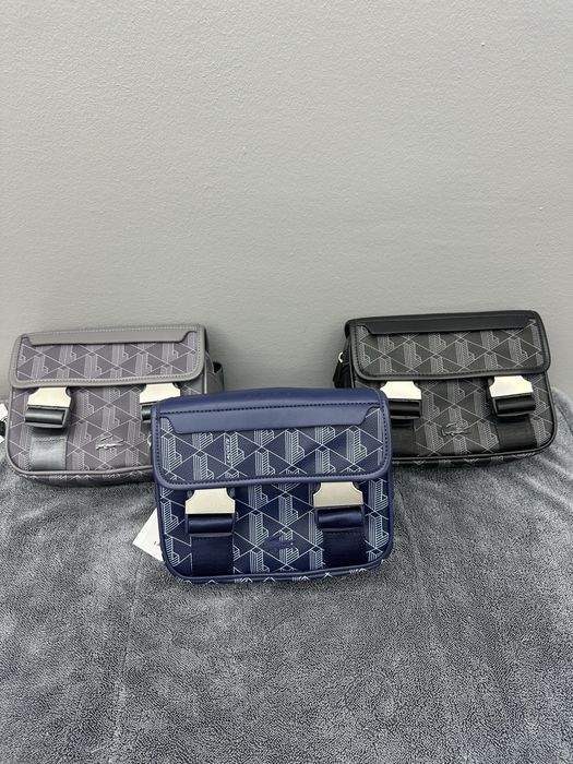 Bolsas lacoste .