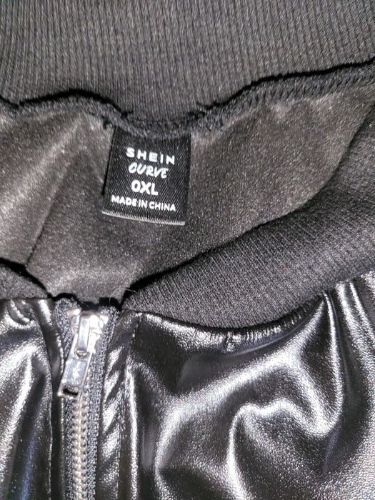 Куртка бомбер из экокожи