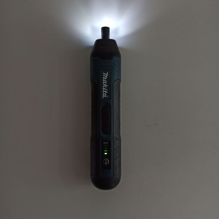 Wkrętarka akumulatorowa + zestaw bitów 32 sztuki