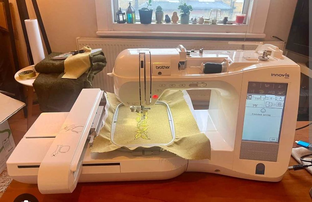 Вишивально - швейна машинка ЧПУ Brother Innovis 1500 Швейно-Вишивальна Машина NV1500d