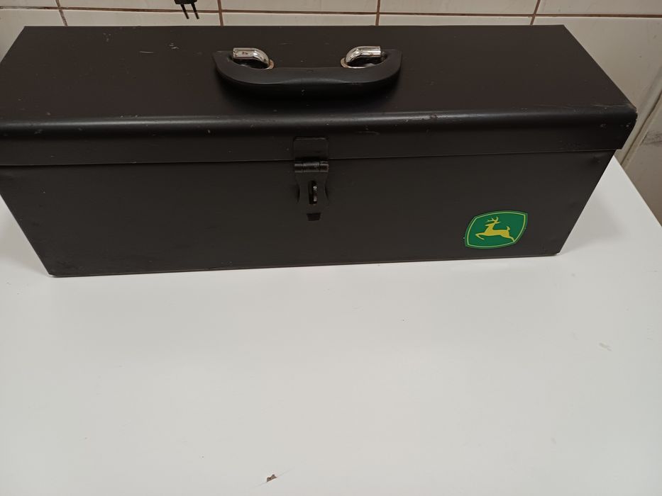 Skrzynka narzędziowa John Deere