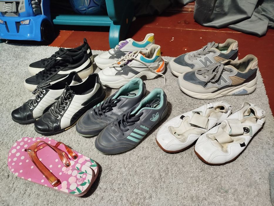 Женская обувь кроссовки