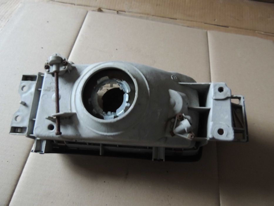 Lampa przód przednia prawa europejska Mazda 323 III 3 BF 85,86,87