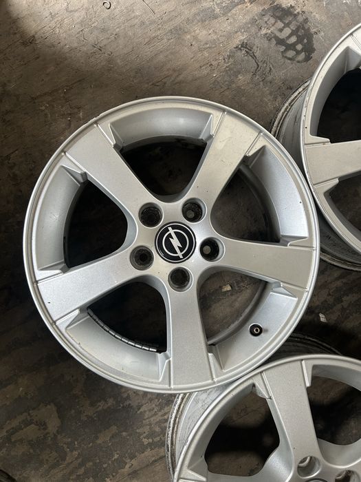 Alu felgi 16 cali 5x110 65.1 et41 komplet OPEL