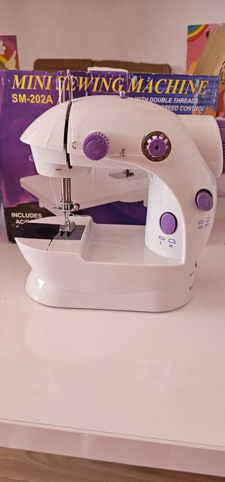 Дитяча швейна машинка Mini Sewing Machine 4 в 1. Детская швейная машин ...