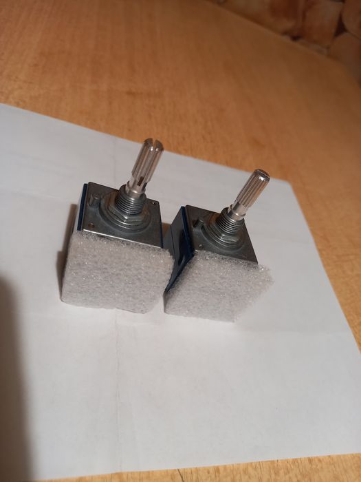 Потенциометр ALPS RH2702 100KA X2, тонкомпенсация